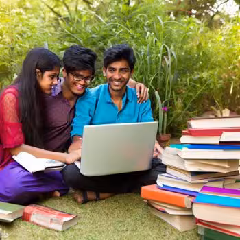 Aprende desde las nuevas tecnologías, materias que imparten docentes comprometidos con una educación alternativa